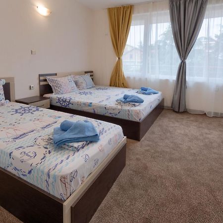 Kazlarov Guest House Kiten  Zewnętrze zdjęcie