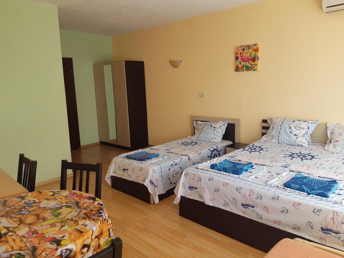 Kazlarov Guest House Kiten  Zewnętrze zdjęcie