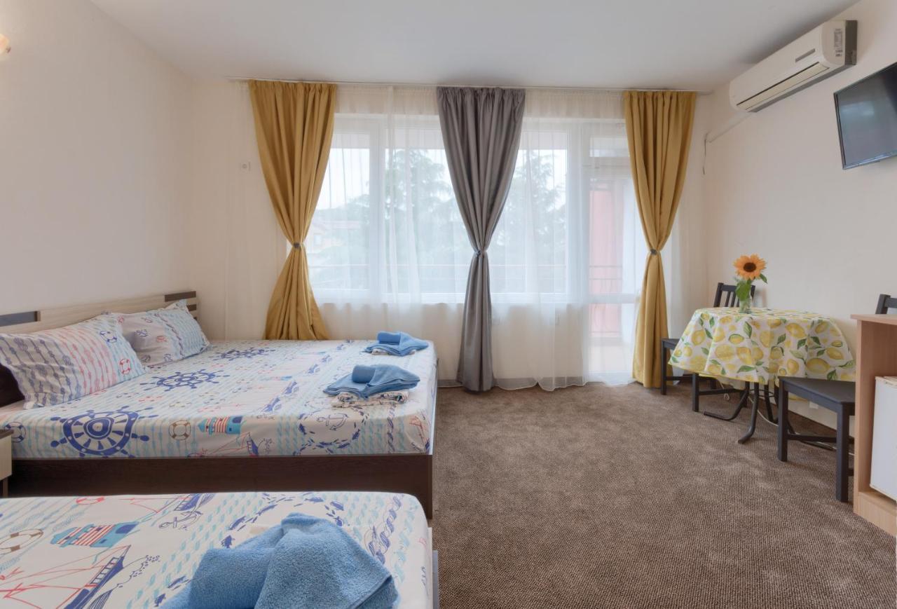 Kazlarov Guest House Kiten  Zewnętrze zdjęcie